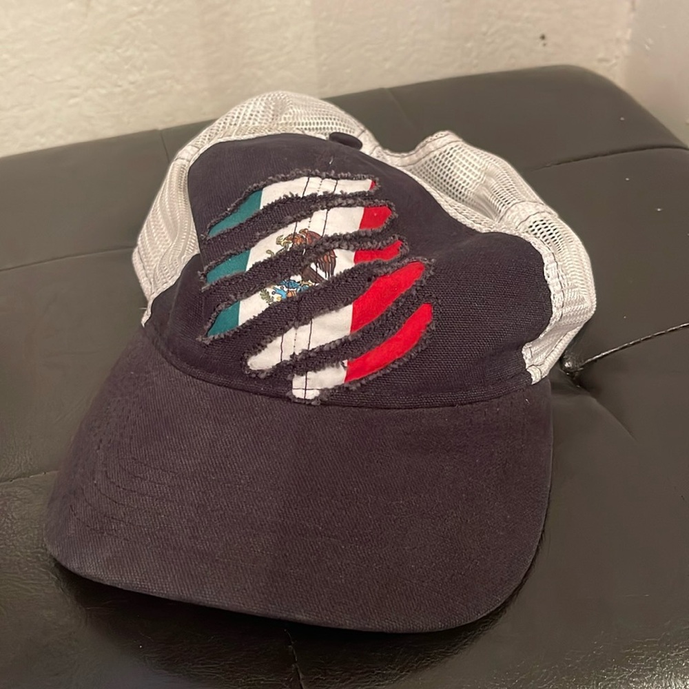 Code James hat - Picture 1 of 3